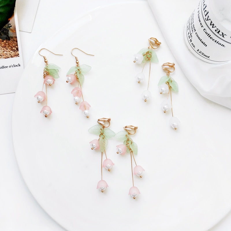 small pure and fresh and sweet girl lilies flowers earring