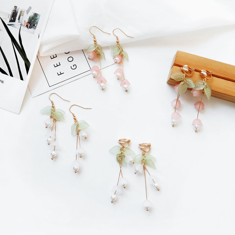 small pure and fresh and sweet girl lilies flowers earring