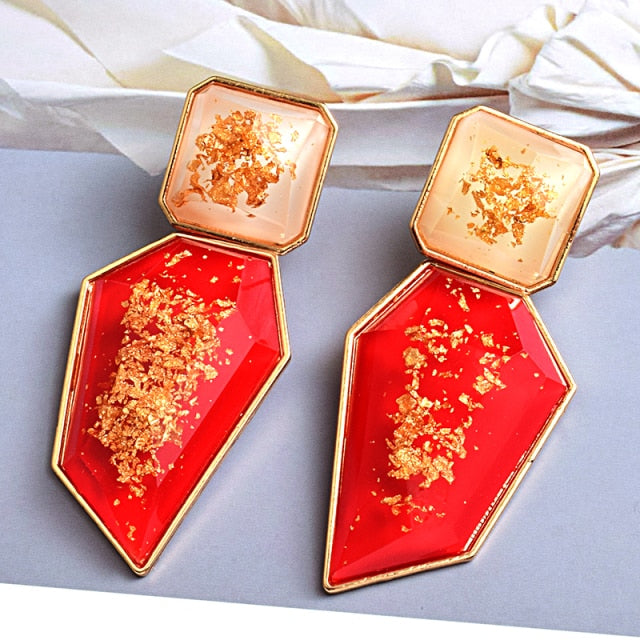 A Clear And Pure Resin Drop Earrings