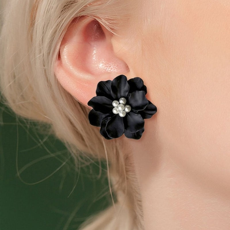 Sexy Woman Black Flower Earrings