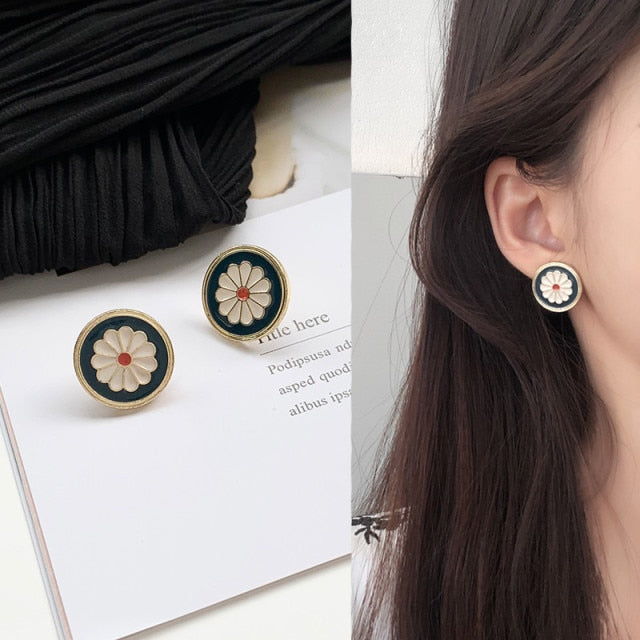 Sweet Acrylic Heart Stud Earrings
