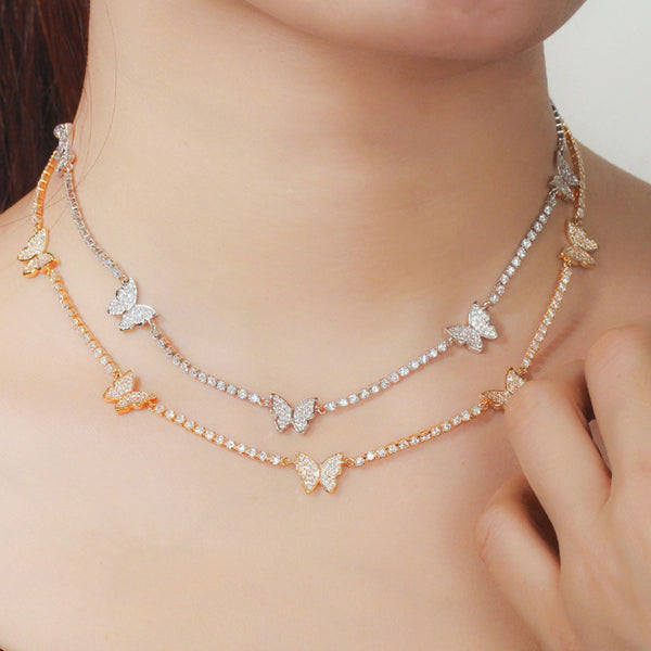 Conjunto de 2 gargantillas, collar y pendientes con mariposas redondas de oro amarillo con circonitas cúbicas brillantes