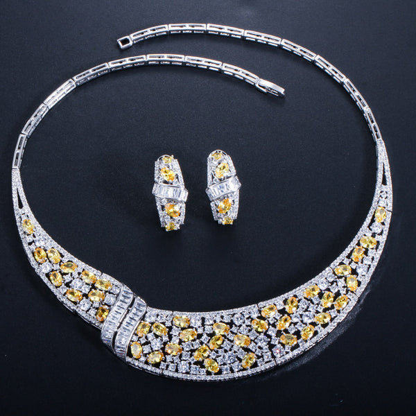 Conjunto de gargantilla y pendientes con circonitas cúbicas amarillas de gran tamaño