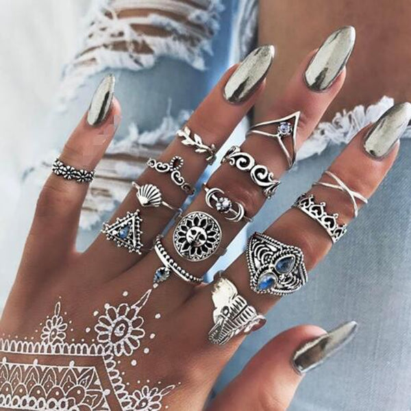 Anillos bohemios de plata antigua con diseño de sol, luna, elefante y corazón