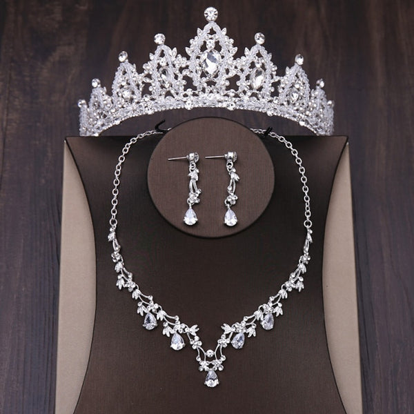 Conjuntos de joyas de alta gama con tiara, collar y pendientes de oro blanco