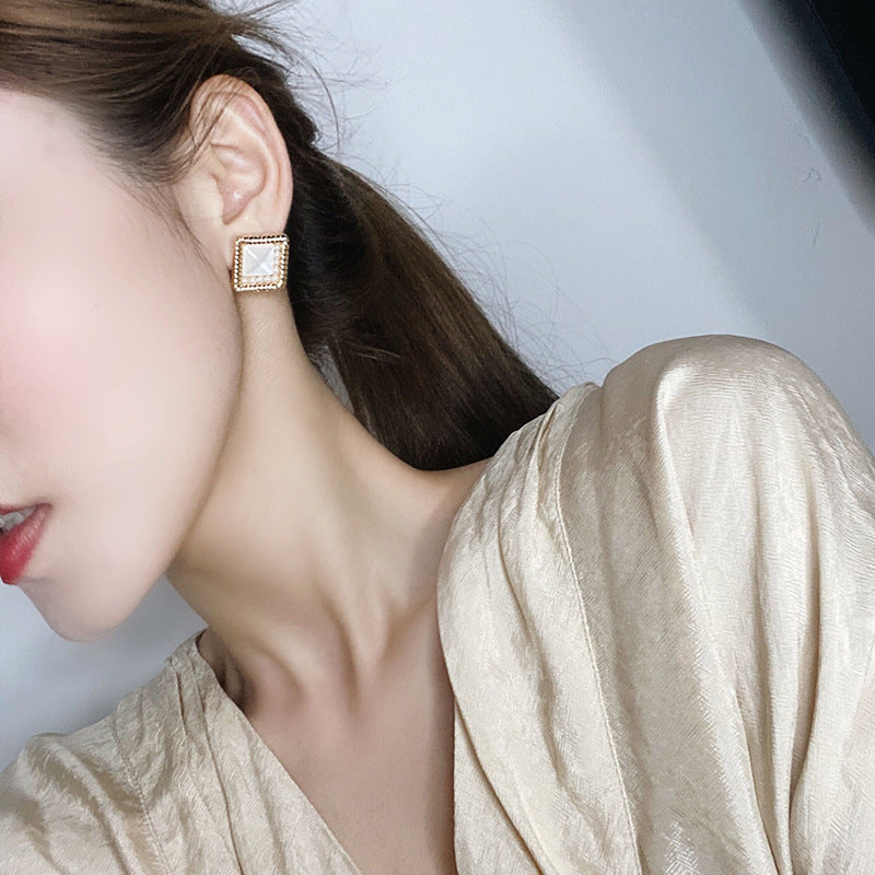 Korean Design Elegant Simulated Pearl Big Round Clip on Earrings