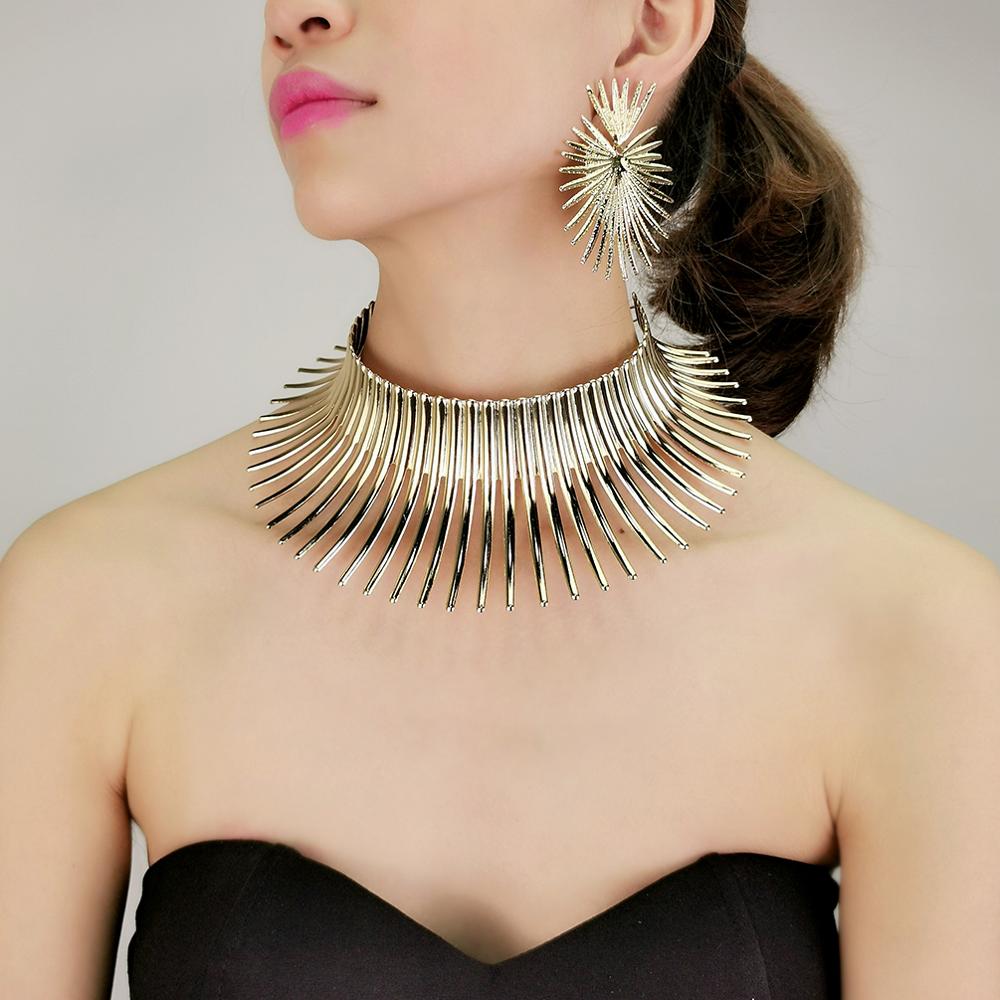 Gold Color Metal Big Exaggerated Torque Choker Necklace Earrings Set