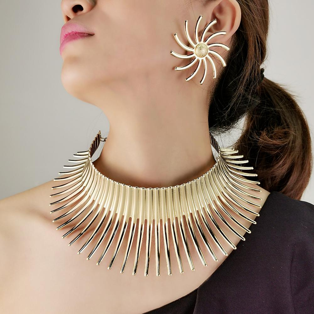 Gold Color Metal Big Exaggerated Torque Choker Necklace Earrings Set
