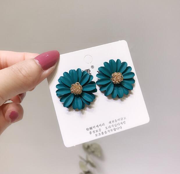 New Cute Small Daisy Flowers Stud Earrings