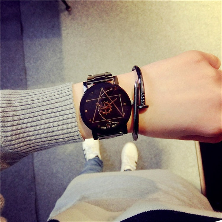 Men Gear Triangle Pointer Compass Dial Second Hand Watch
