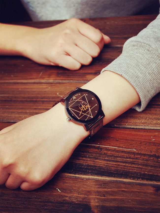 Men Gear Triangle Pointer Compass Dial Second Hand Watch