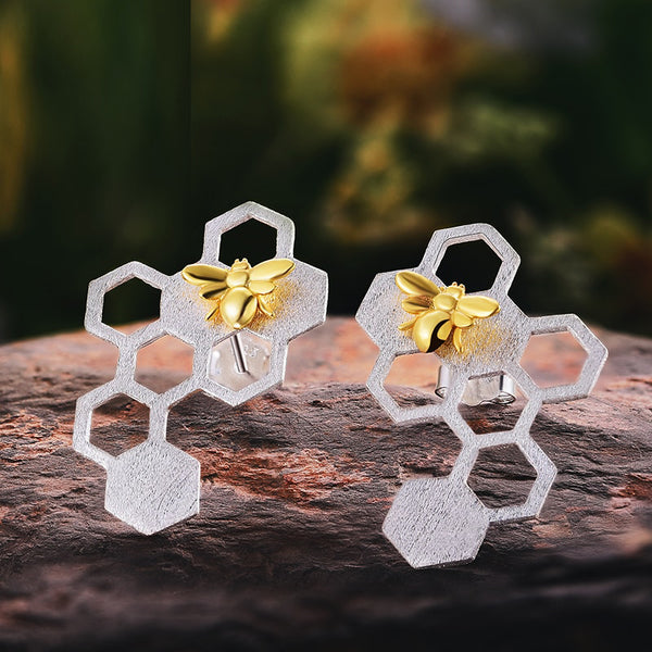 Pendientes colgantes de abeja de oro de 18 quilates para mujer.