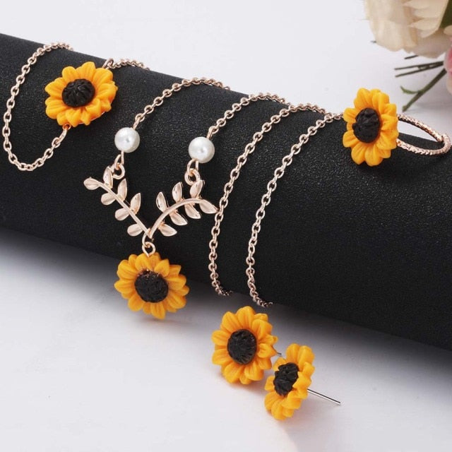 Fashion Sunflower Pendant Necklace Stud Earrings Ring Bracelet Jewelry 5Pcs/Set