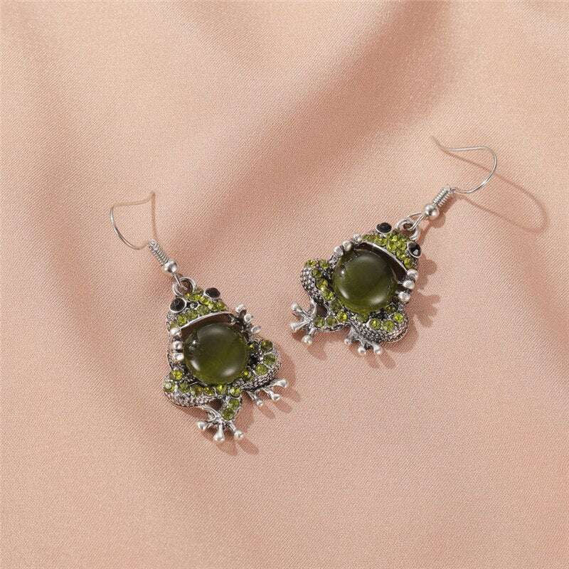 Classic Design Green Frog Pendant Jewelry Set