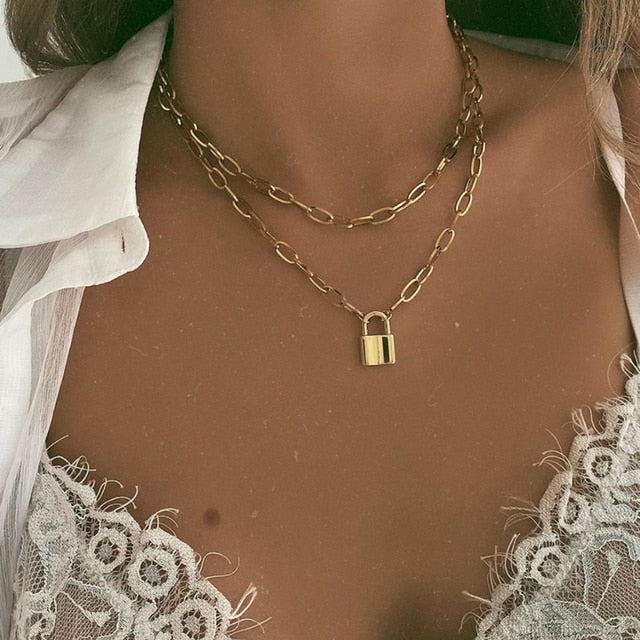 Trendy Gold Carved Portrait Coin Pendant Necklace
