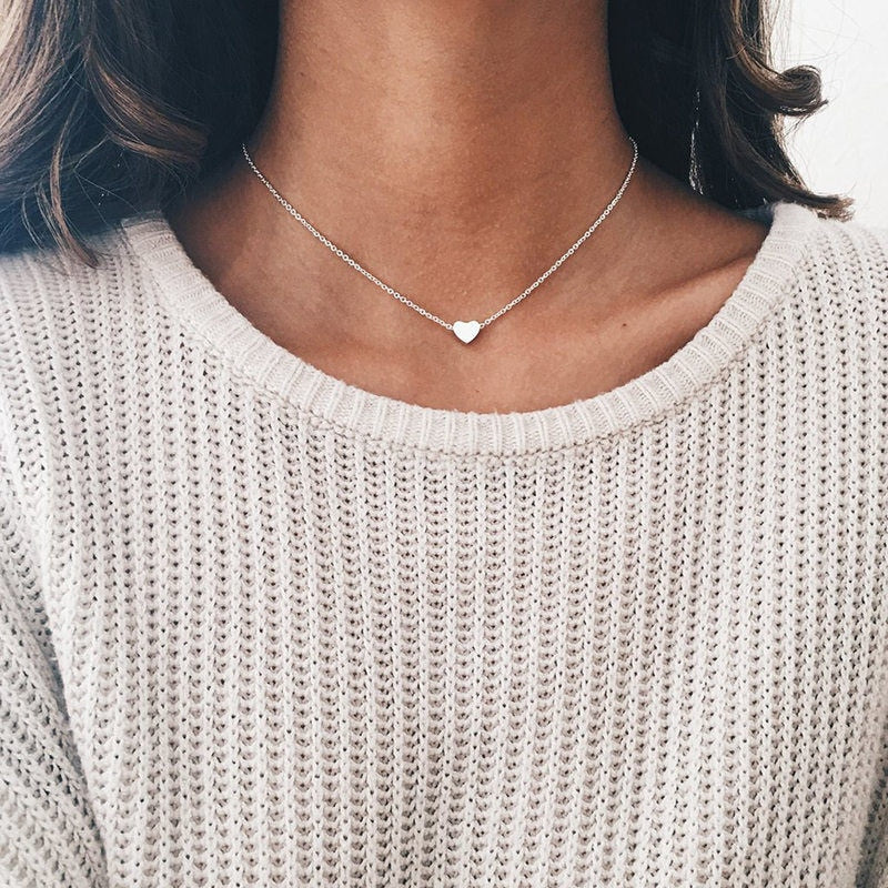 Women SHORT Chain Heart Pendant Necklace