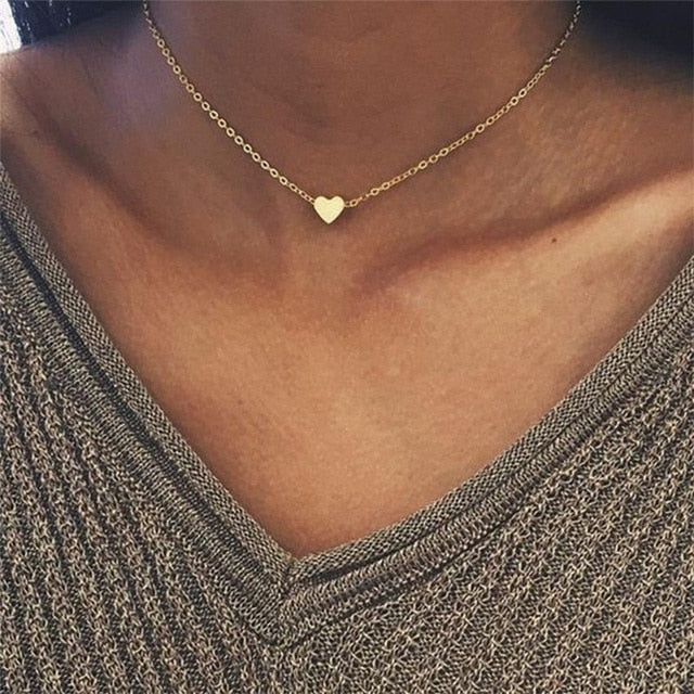 Women SHORT Chain Heart Pendant Necklace