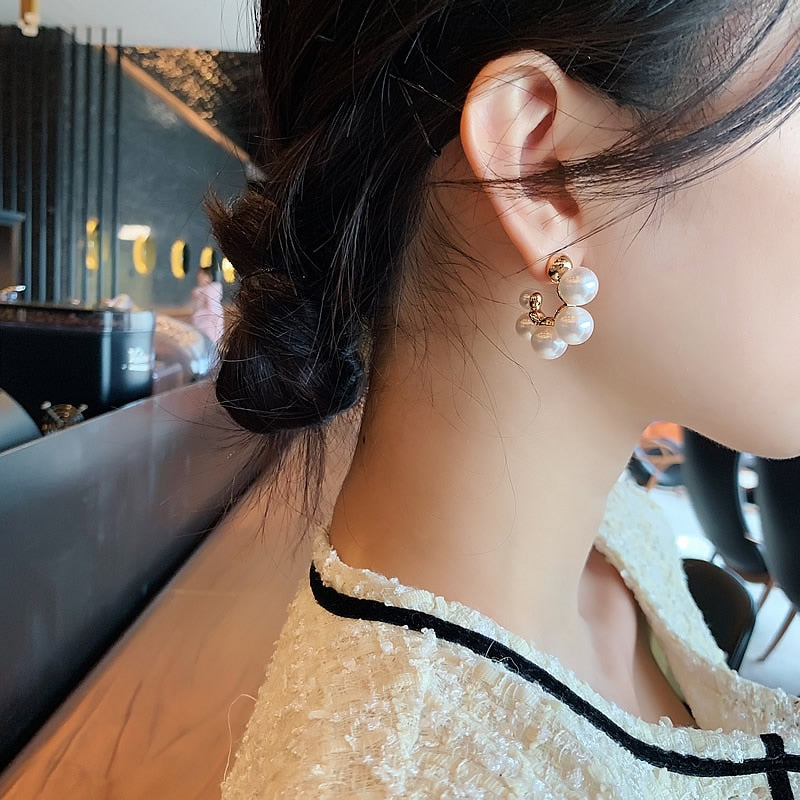 Elegant Celebrity Metal Inlaid Pearl Earrings