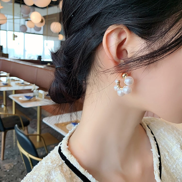 Elegant Celebrity Metal Inlaid Pearl Earrings