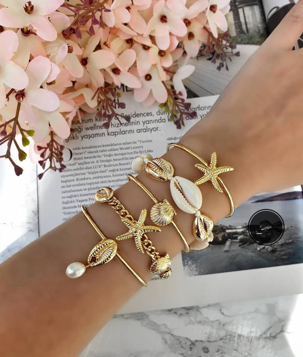 Pulsera Bohemia con Estrellas de Mar y Conchas Doradas Mixtas para Mujer