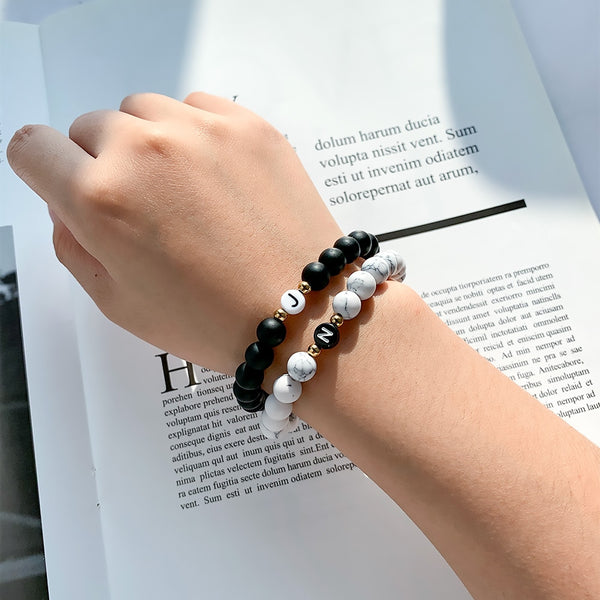Pulseras de la amistad con cuentas y nombre de la letra inicial de la A a la Z para mujer
