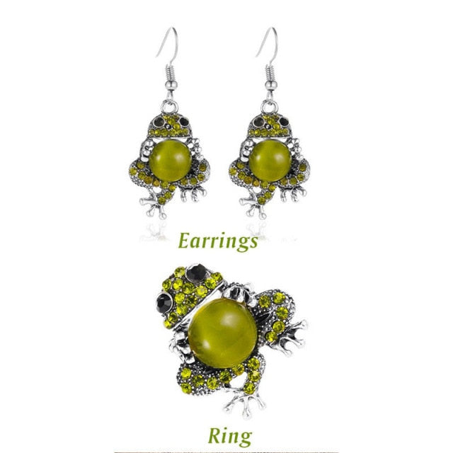Classic Design Green Frog Pendant Jewelry Set