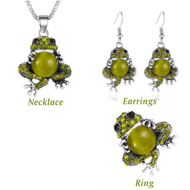 Classic Design Green Frog Pendant Jewelry Set