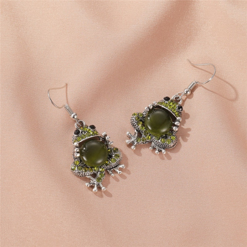 Classic Design Green Frog Pendant Jewelry Set