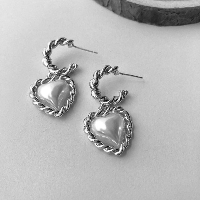 Heart-shaped exaggerated pearl Earrings