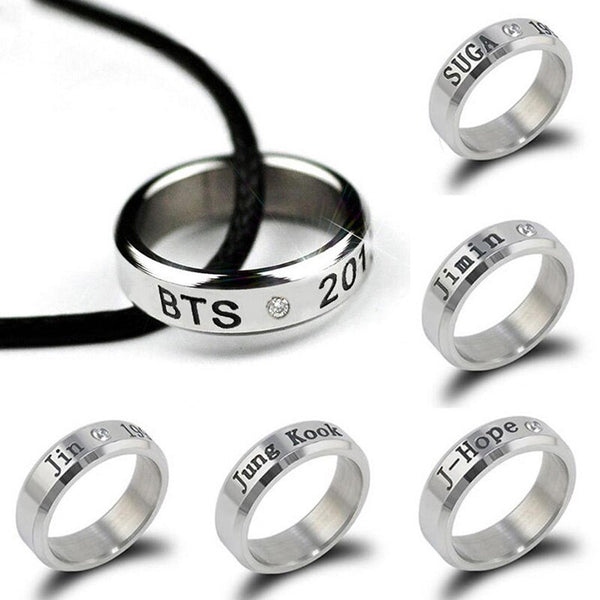 Anillos con letras de acero y titanio para hombre