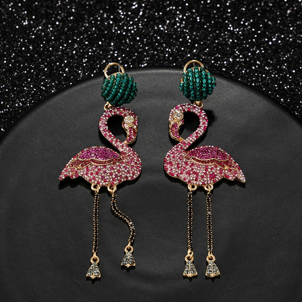 Lindos y dulces pendientes de moda con forma de flamenco