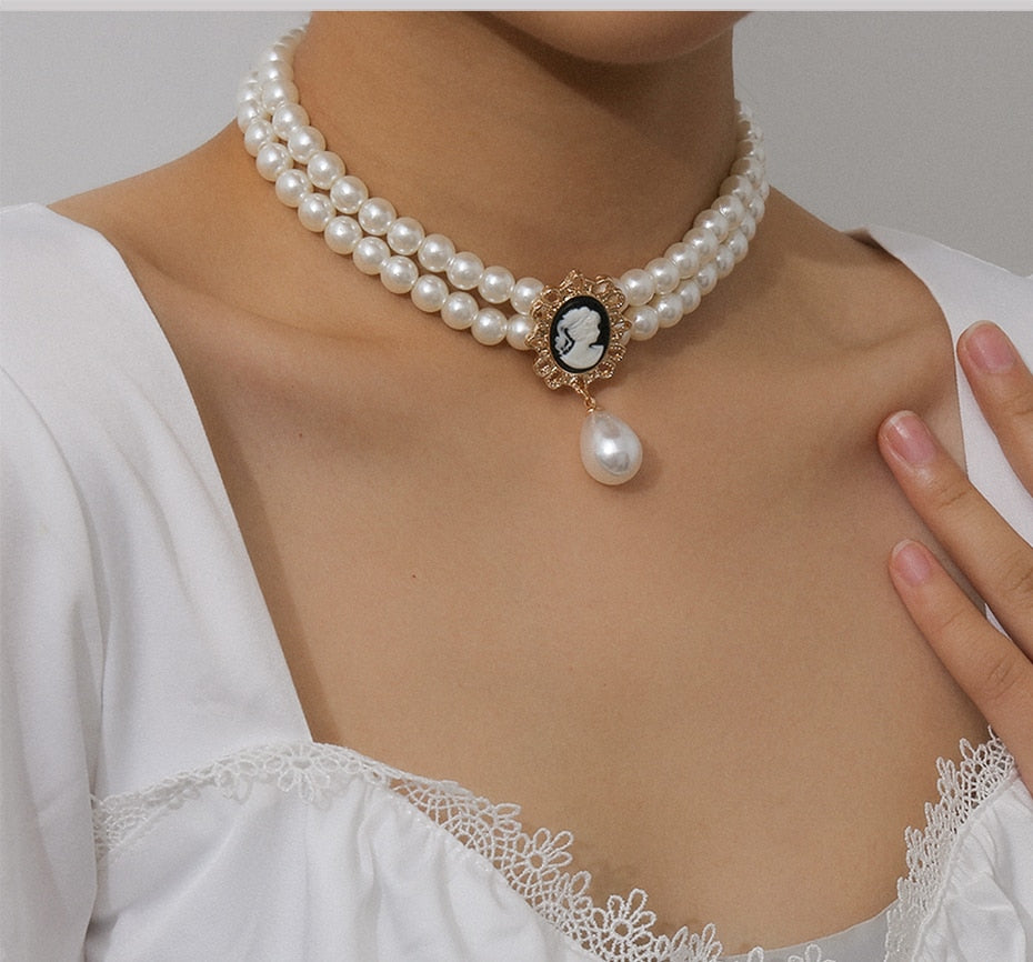 Layered Short Pearl Choker Necklace