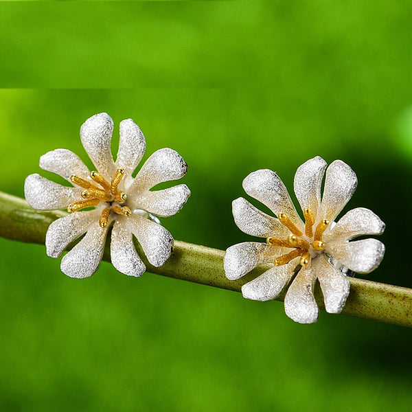 Delicados pendientes de flores silvestres