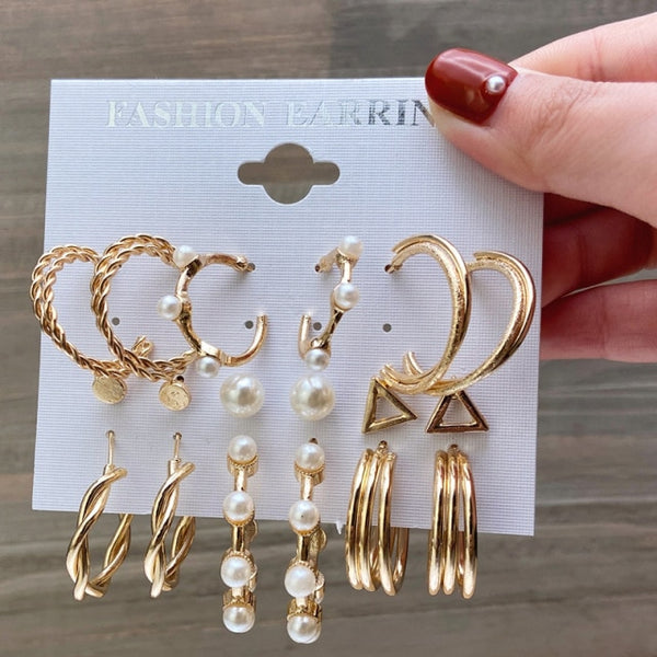 Conjunto de pendientes de aro de oro vintage