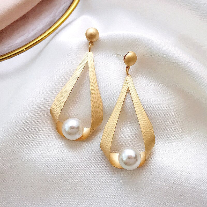 Trendy Crystal Round Pendant Drop Earrings For Women