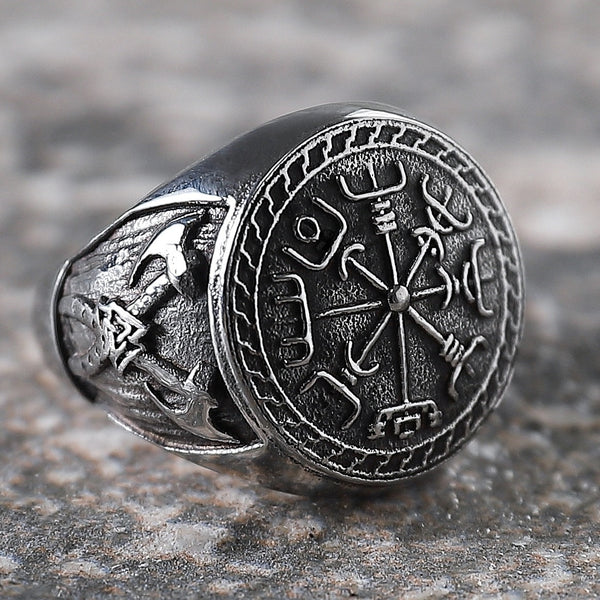 Anillo tótem vintage de pirata vikingo con hacha doble para hombre