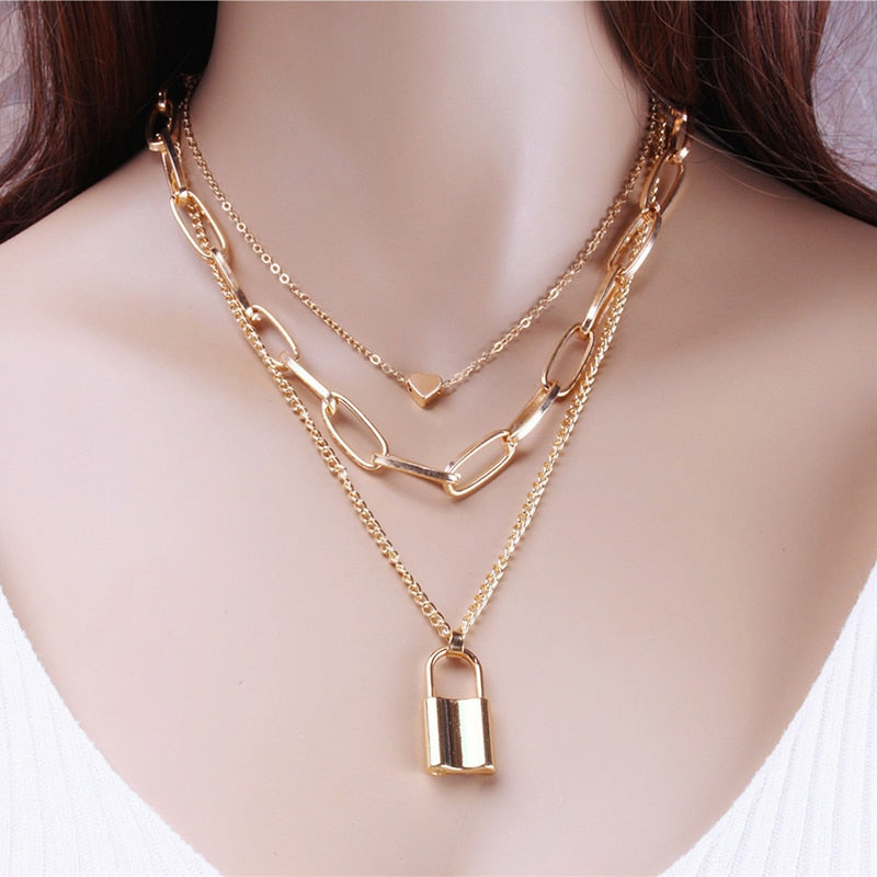 Women Baroque Pearl Metal Charm Pendant Necklaces