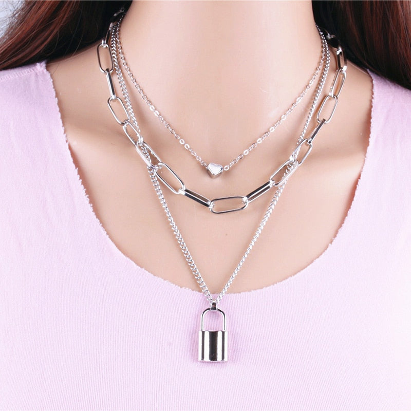 Women Baroque Pearl Metal Charm Pendant Necklaces
