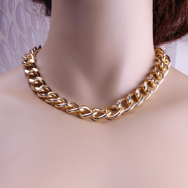 Women Baroque Pearl Metal Charm Pendant Necklaces