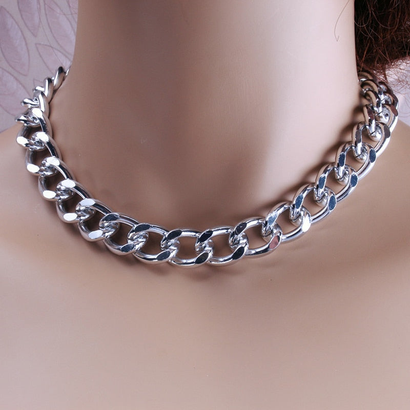 Women Baroque Pearl Metal Charm Pendant Necklaces