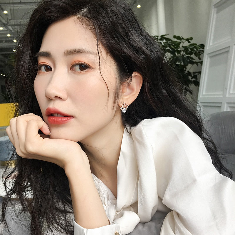 European and American personality shiny D letter asymmetric Earrings