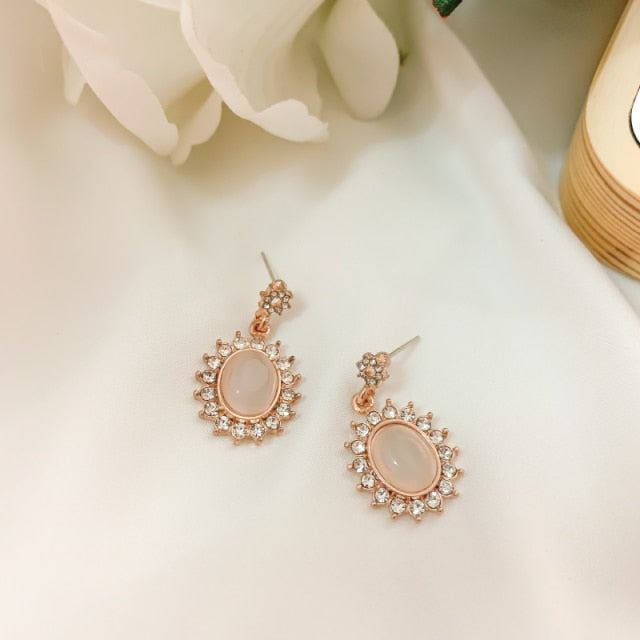 new Korean temperament earrings French retro earrings