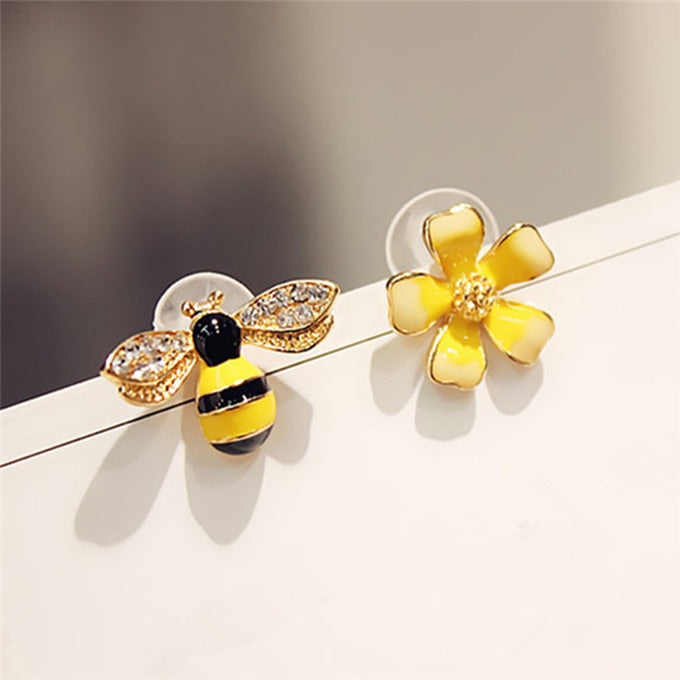Cute New Flower Bee Asymmetric Earrings