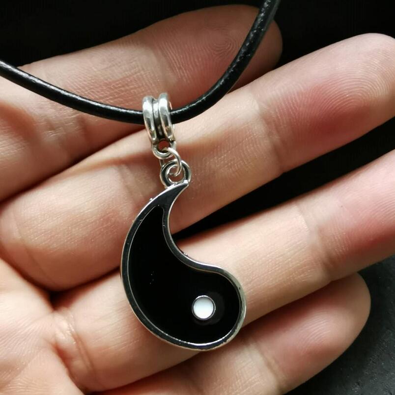 Tai Chi Yin Yang White Black Friendship Couples Necklaces
