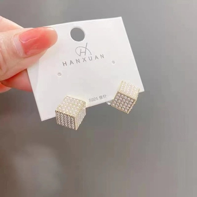 Pineapple pearl earrings