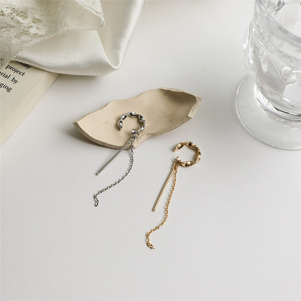 Pendiente de oreja con clip de aleación y cadena geométrica retorcida estilo punk simple