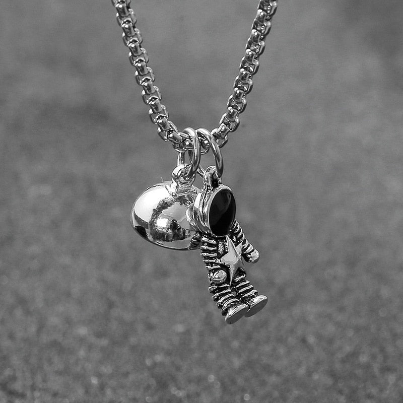 Magnetic  Astronaut Lovers Heart Pendant