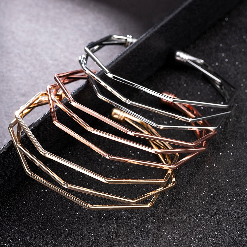 Gold Metal Alloy Arrow Link Chain Twist Bangle