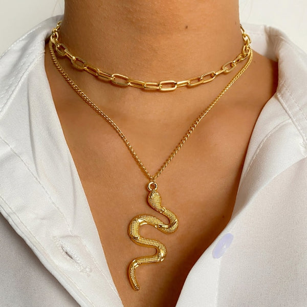 Collar con hebilla OT de cadena gruesa con moneda tallada vintage
