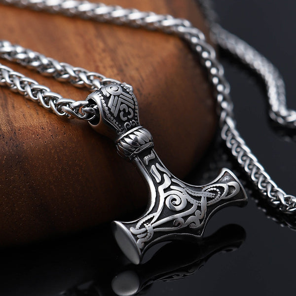 Collares con amuletos vikingos nórdicos
